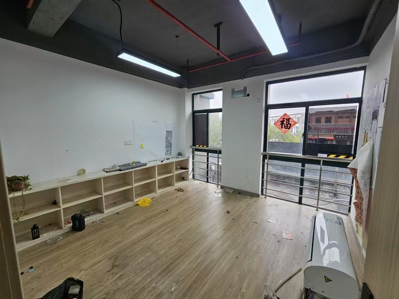 好运转（280㎡店铺转让）秀洲区工业重镇餐饮街280㎡店铺转让