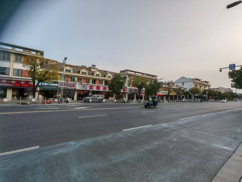 好运转(鸿鑫酒业)成熟小区,美食街、工业园区烟酒店转让