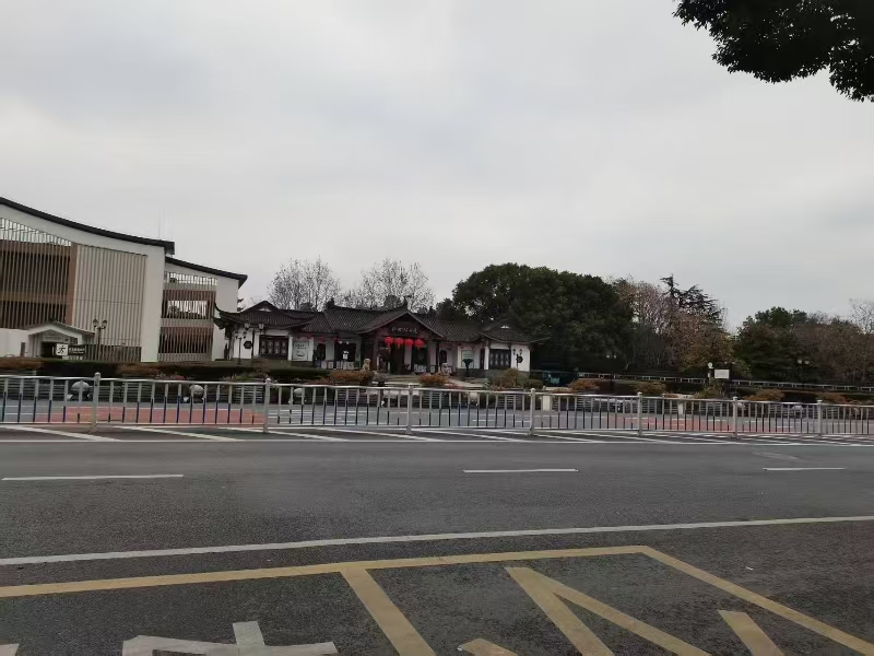 好运转(旺铺出租)桐乡中山中路新世纪公园对面旺铺出租