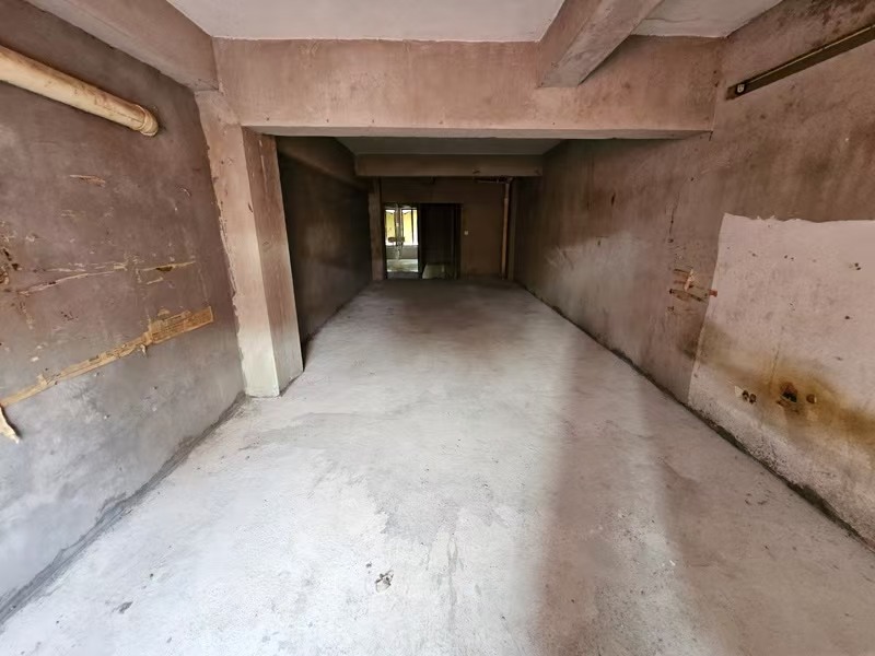 好运转(海宁100㎡商铺出租)海宁一中旁、小区门口边、唯独一间空铺出租