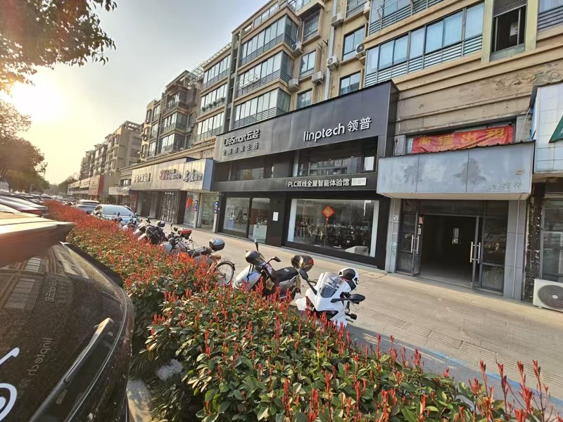 好运转(海宁100㎡商铺出租)海宁一中旁、小区门口边、唯独一间空铺出租