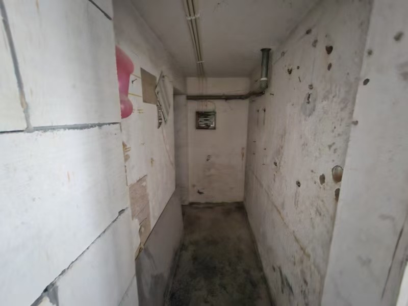 好运转(海宁100㎡商铺出租)海宁一中旁、小区门口边、唯独一间空铺出租