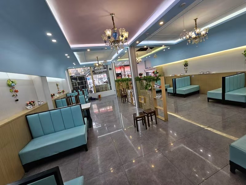 好运转（西北特色美食城）休闲娱乐美食街专区纯一层120㎡精装餐饮店转让