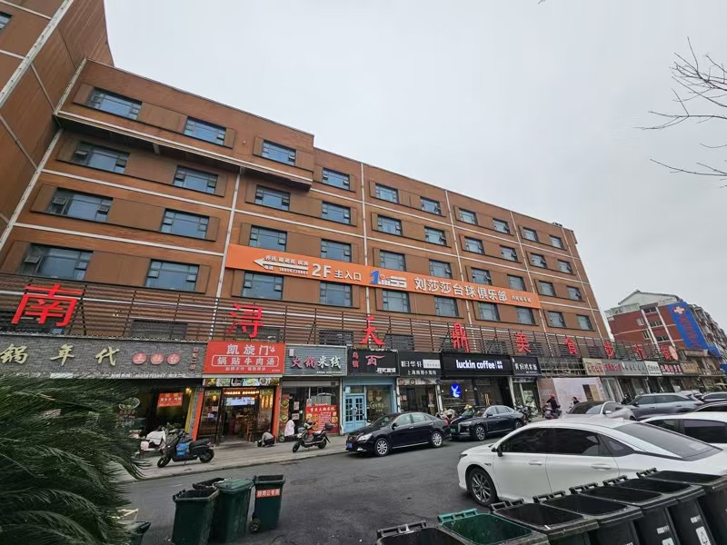 好运转（西北特色美食城）休闲娱乐美食街专区纯一层120㎡精装餐饮店转让