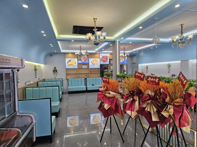 好运转（西北特色美食城）休闲娱乐美食街专区纯一层120㎡精装餐饮店转让