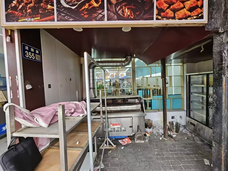 好运转（西北特色美食城）休闲娱乐美食街专区纯一层120㎡精装餐饮店转让