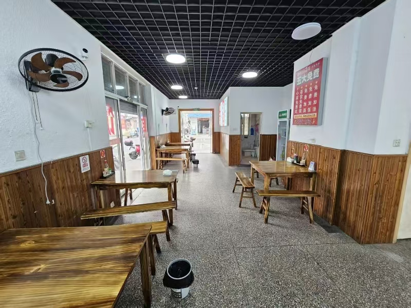 铺易转（鑫钰鑫面馆）工业区附近营业中纯一层95㎡小吃面馆转让