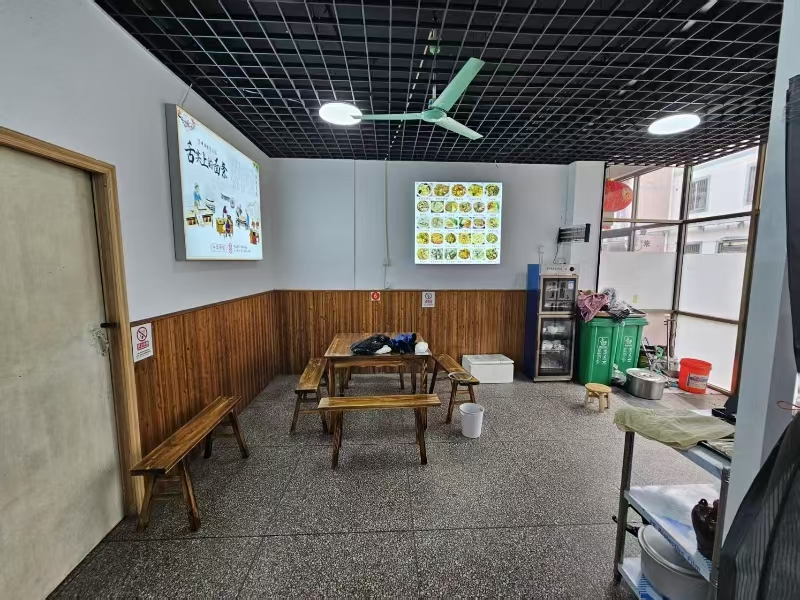 铺易转（鑫钰鑫面馆）工业区附近营业中纯一层95㎡小吃面馆转让