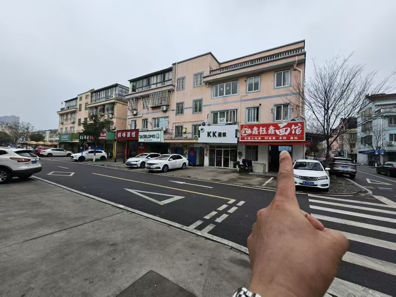 铺易转（鑫钰鑫面馆）工业区附近营业中纯一层95㎡小吃面馆转让