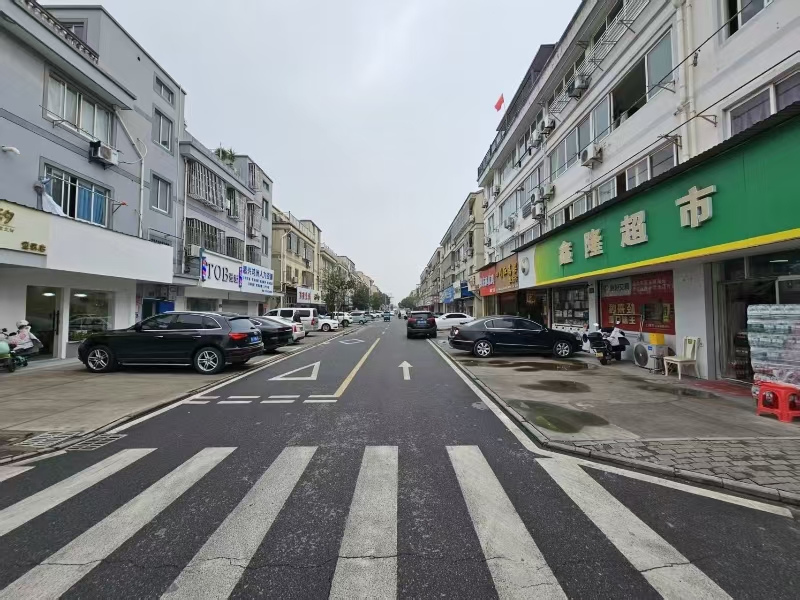 铺易转（鑫钰鑫面馆）工业区附近营业中纯一层95㎡小吃面馆转让