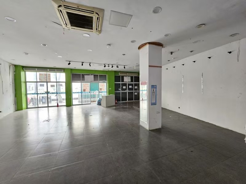 好运转（苏杭丝绸）城区大型十字路口纯一层125㎡商铺出租