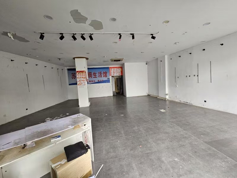 好运转（苏杭丝绸）城区大型十字路口纯一层125㎡商铺出租