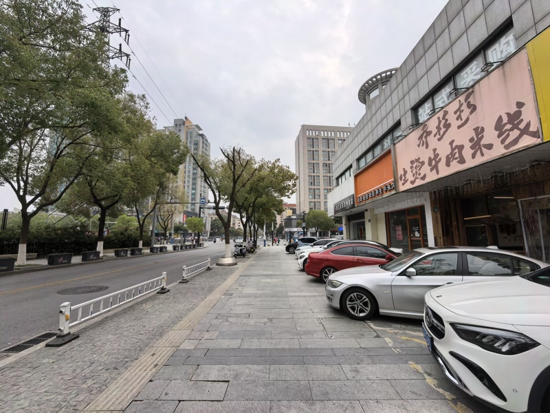 好运转（乔杉杉生烫牛肉米线）秀洲区老大润发网红米线小吃店转让