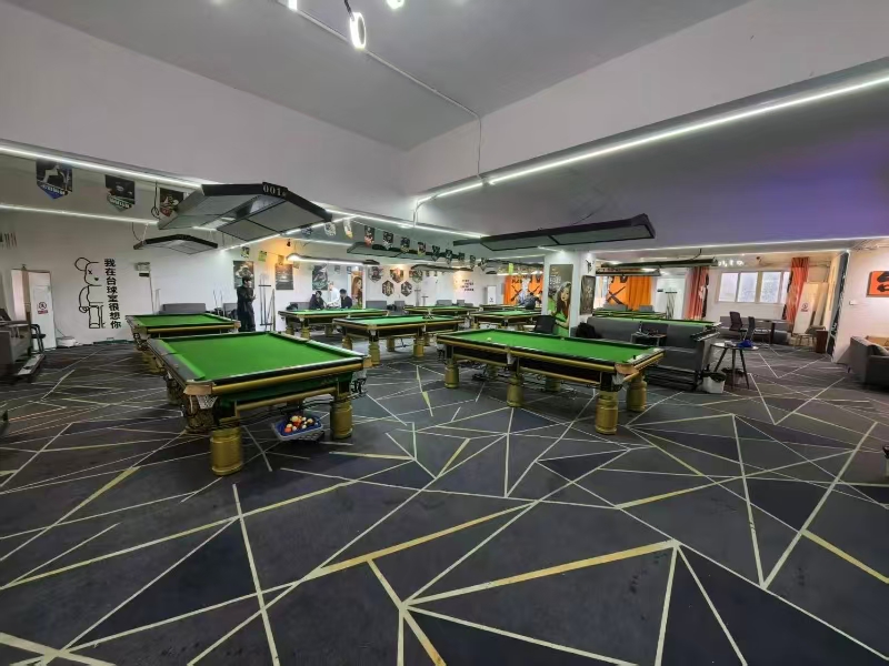 好运转(颖龙台球棋牌)南湖区大桥品美酒店公寓小区门口600平精装台球厅转让