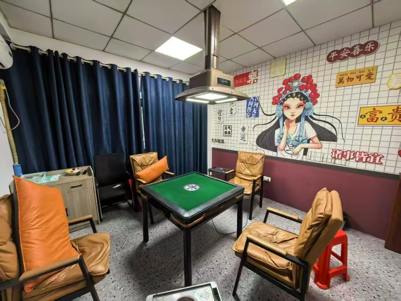 好运转(颖龙台球棋牌)南湖区大桥品美酒店公寓小区门口600平精装台球厅转让