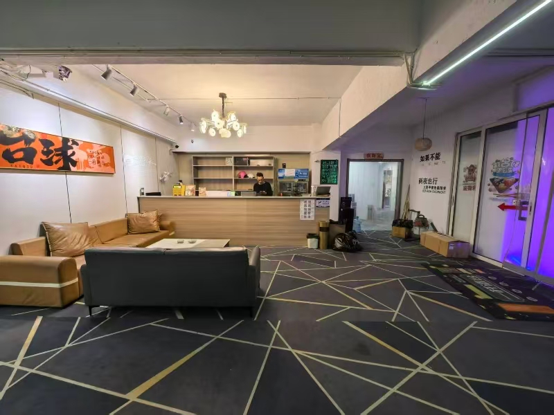 好运转(颖龙台球棋牌)南湖区大桥品美酒店公寓小区门口600平精装台球厅转让