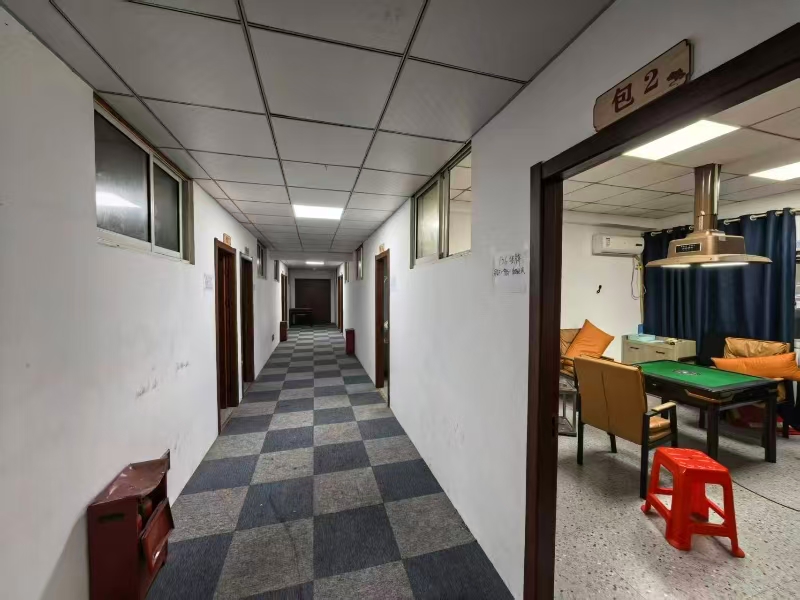 好运转(颖龙台球棋牌)南湖区大桥品美酒店公寓小区门口600平精装台球厅转让