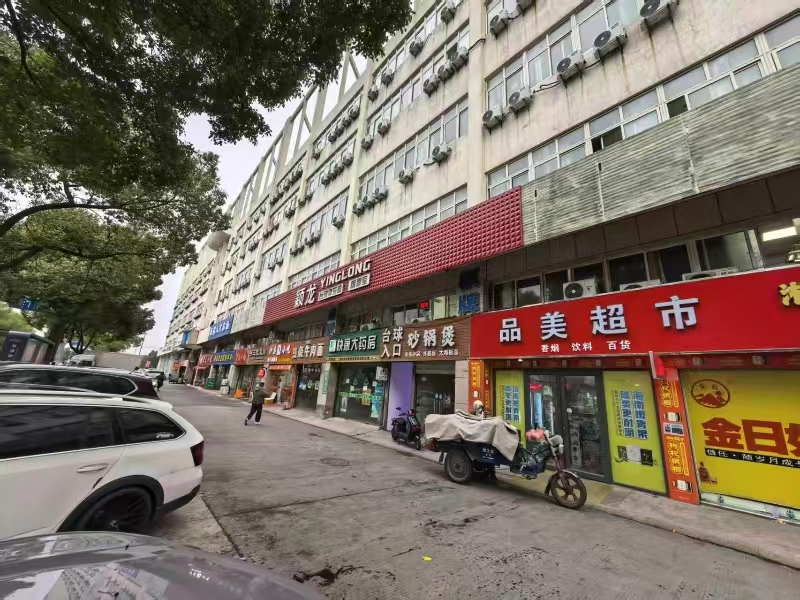 好运转(颖龙台球棋牌)南湖区大桥品美酒店公寓小区门口600平精装台球厅转让