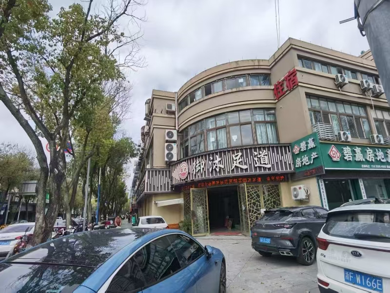 好运转(徐氏古法全牛馆)新景南路大型热闹餐饮一条街区,280㎡餐饮店转让、