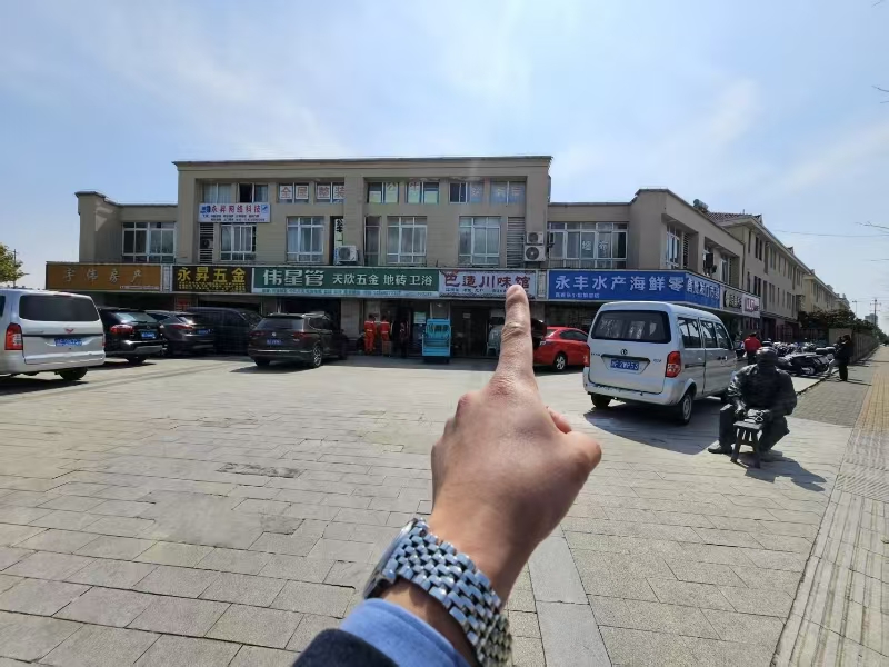 好运转（巴适川味馆）因身体原因转让130㎡餐饮店、有口粮证