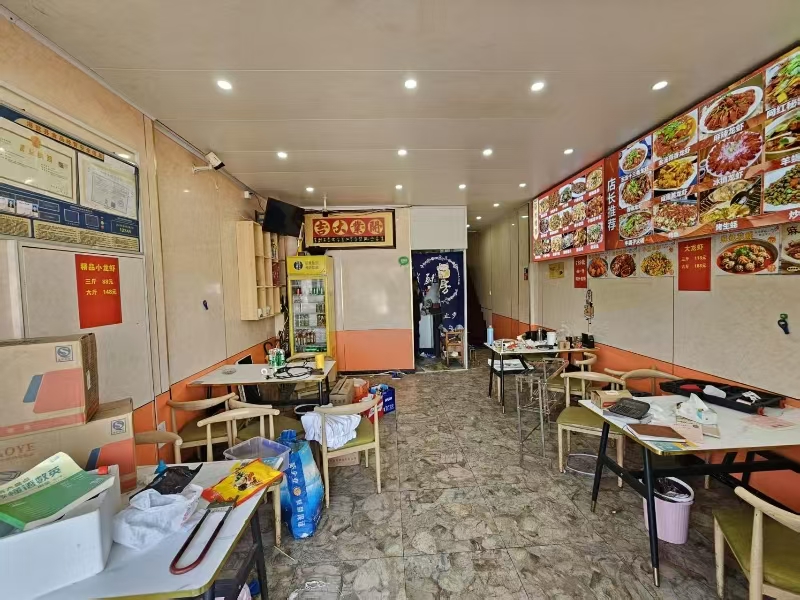 好运转（巴适川味馆）因身体原因转让130㎡餐饮店、有口粮证