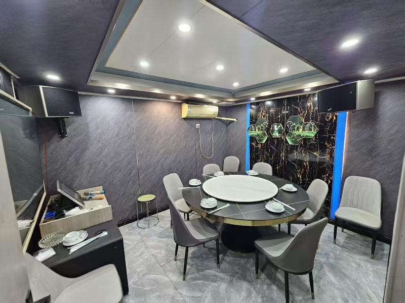 好运转（巴适川味馆）因身体原因转让130㎡餐饮店、有口粮证