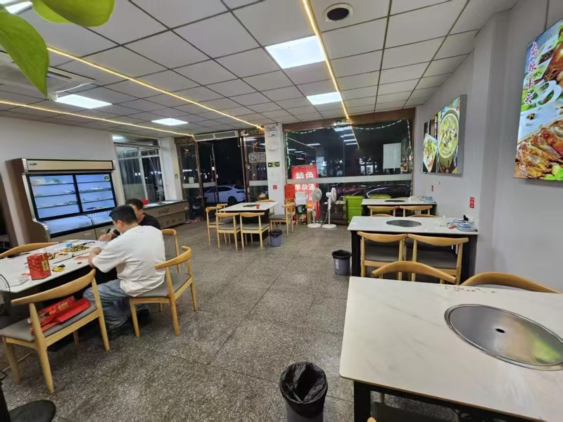 好运转（李大头全羊馆烧烤）工业厂区附近纯一层150平烧烤店转让