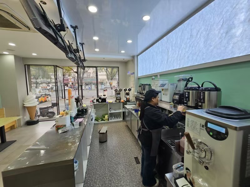 好运转（果茗星）阳海景怡南区小区门口80㎡奶茶店转让、