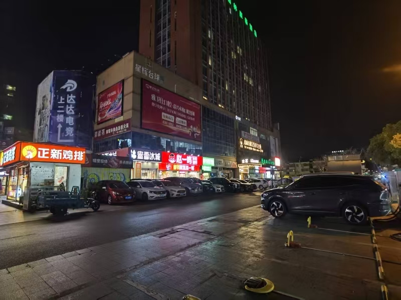 好运转（悸动奶茶）秀洲区新塍镇镇中心佳源广场最热闹街区，100㎡品牌奶茶店转让，周围品牌店环绕，餐饮一条街，行业不受限