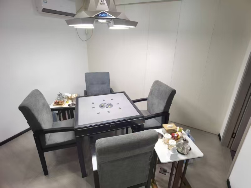 好运转（四季风享）南湖区餐饮美食一条街280㎡精装棋牌室转让、