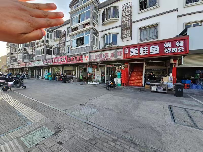 好运转(美蛙鱼.烧烤烧鸡公)工业重镇、餐饮小吃夜宵街、大拐角重型餐饮店转让