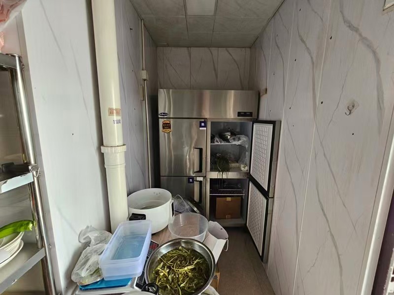 好运转(贵州凯里酸汤火锅)嘉善城区城中村小区出入口第一家餐饮小吃店转租