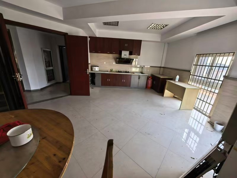 好运转(王江泾汽修店)王江泾省道路口正拐角汽修店出租或转让