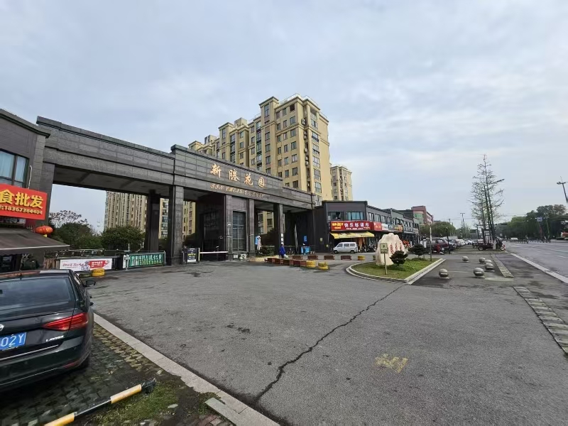 好运转（老地方棋牌茶室）大型小区门口旁350㎡棋牌室转让，房租6.4万/年