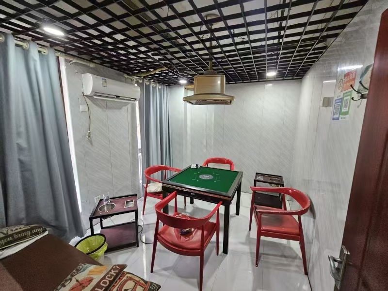 好运转（老地方棋牌茶室）大型小区门口旁350㎡棋牌室转让，房租6.4万/年