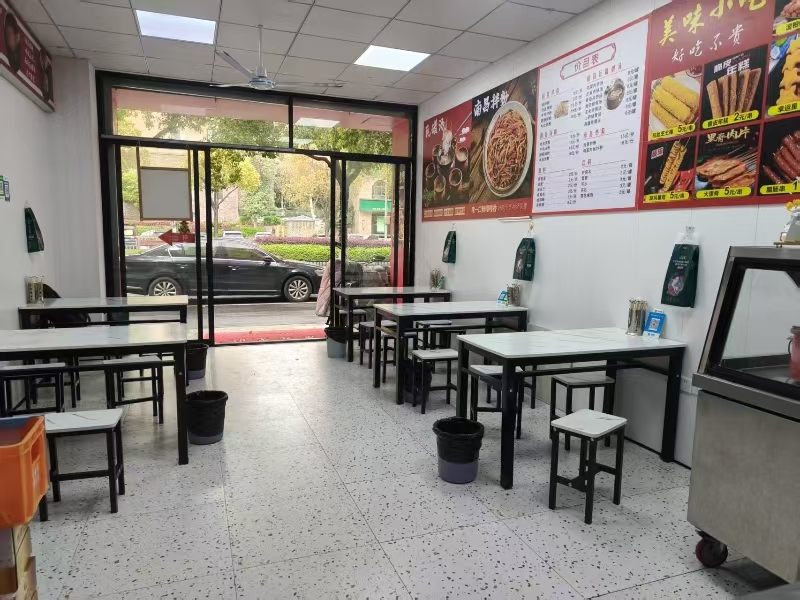 好运转(南昌拌粉)南湖区云东路大型小区门口小吃店转让