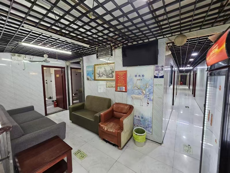 好运转（老地方棋牌茶室）大型小区门口旁350㎡棋牌室转让，房租6.4万/年