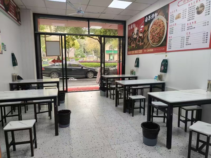 好运转(南昌拌粉)南湖区云东路大型小区门口小吃店转让