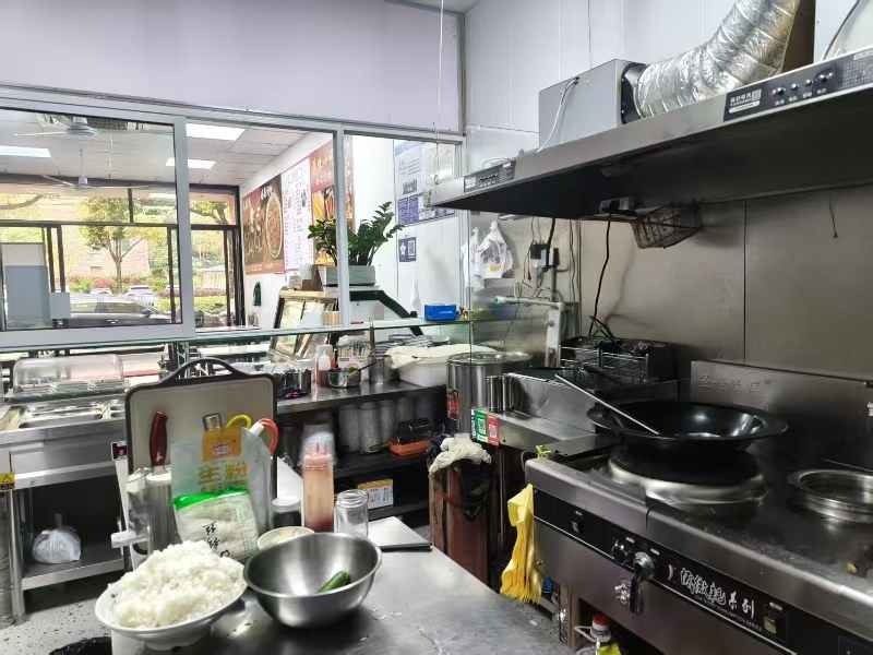 好运转(南昌拌粉)南湖区云东路大型小区门口小吃店转让