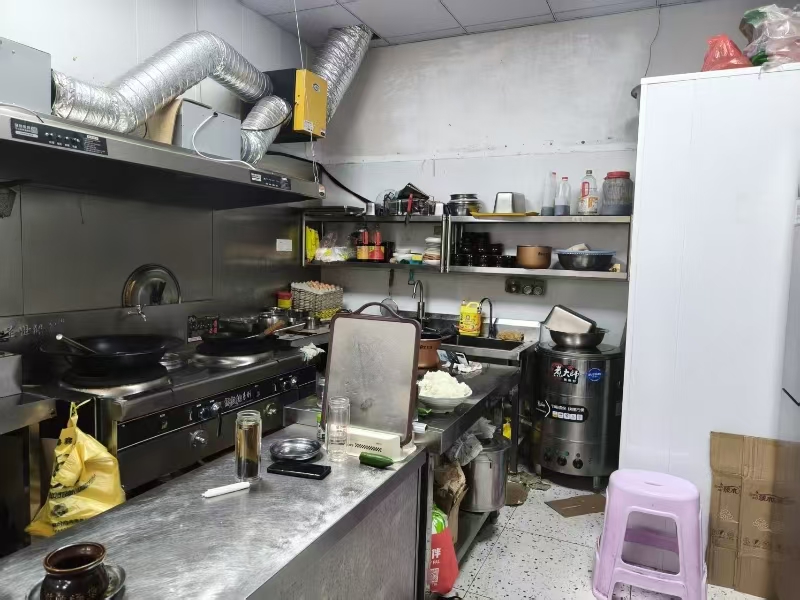 好运转(南昌拌粉)南湖区云东路大型小区门口小吃店转让