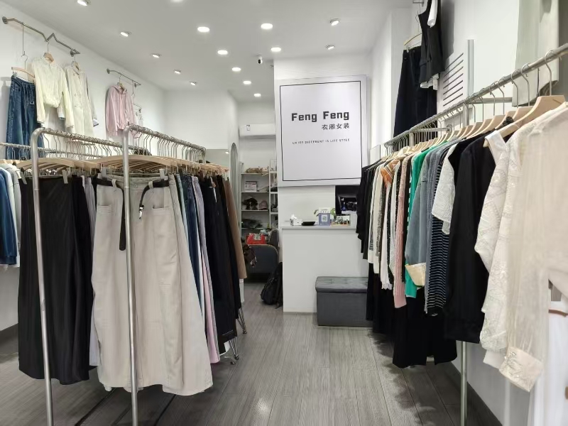 好运转（冯冯女装）海宁斜桥多个小区旁女装店转让