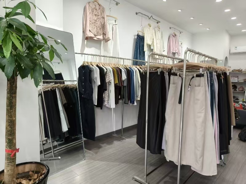 好运转（冯冯女装）海宁斜桥多个小区旁女装店转让