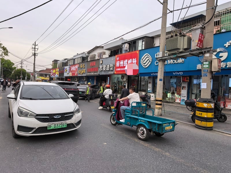 好运转（柳州螺丝粉）秀洲区象贤新村菜市场旁小吃店转让