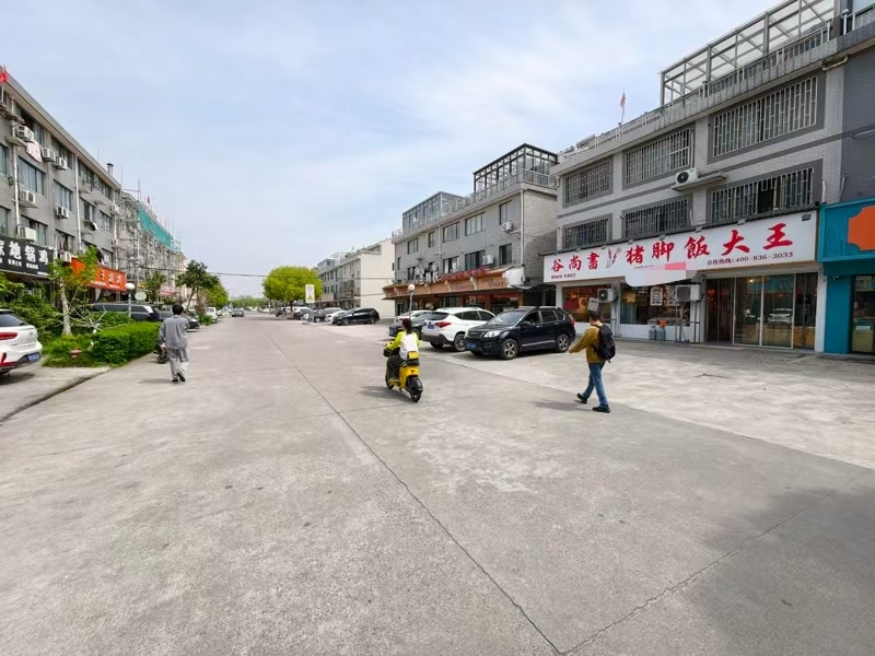 好运转(猪脚饭大王)桐乡蕞大小区文华小区纯一层150㎡餐饮店急转