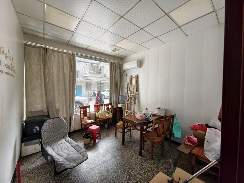 好运转(猪脚饭大王)桐乡蕞大小区文华小区纯一层150㎡餐饮店急转