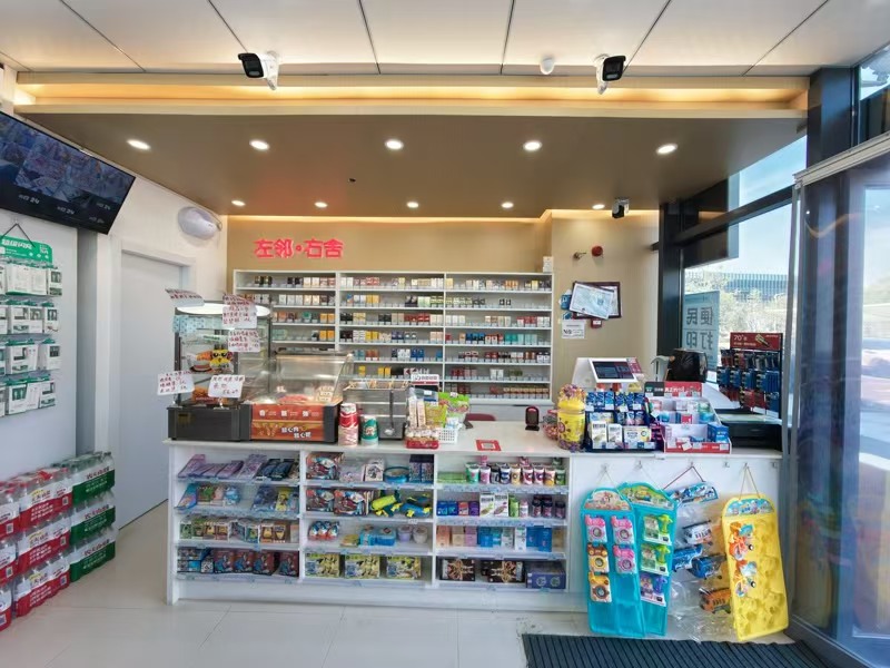 好运转(左邻右舍)双开间纯一层72㎡超市便利店转让,口粮证15档