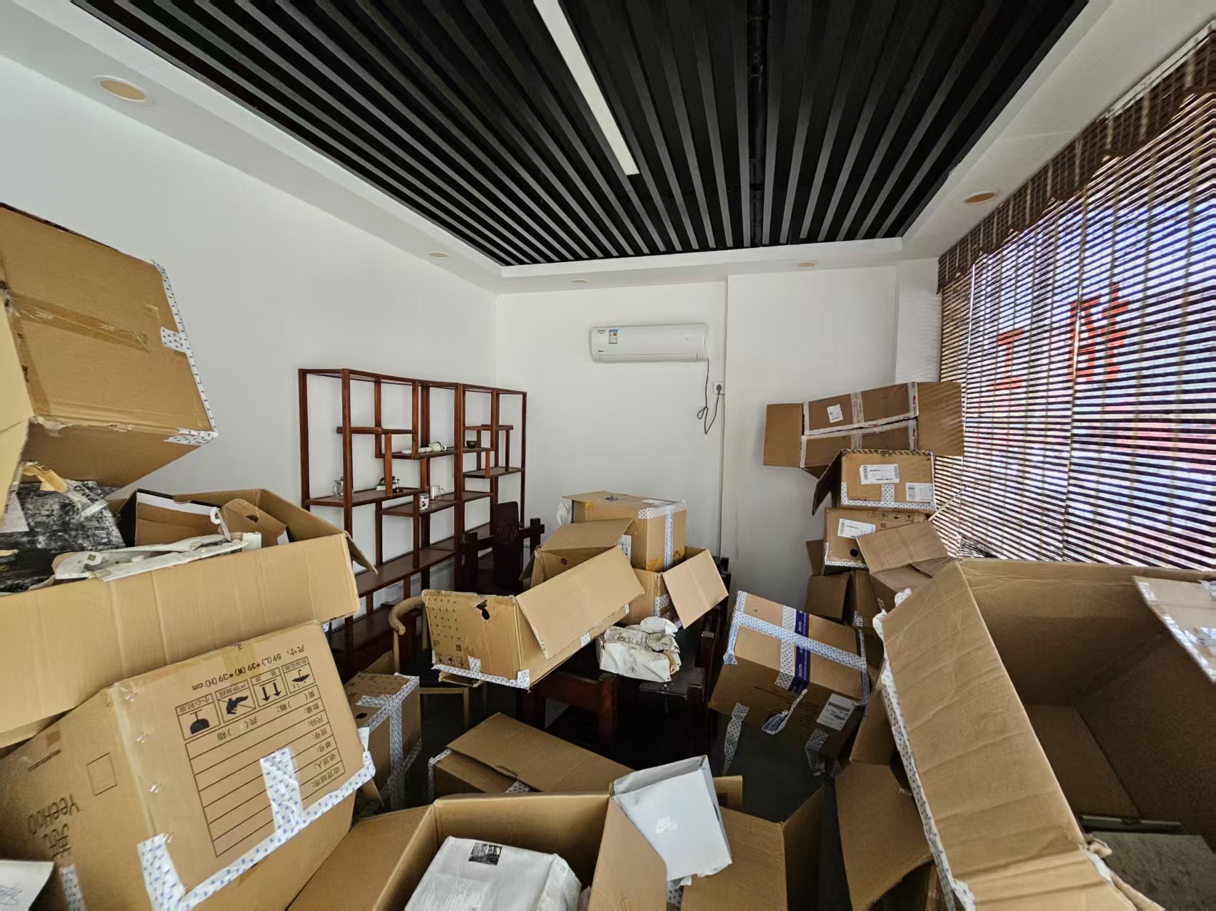 好运转(小蚂蚁人才市场)桐乡蕞大小区主街纯一层3间120㎡空店急转