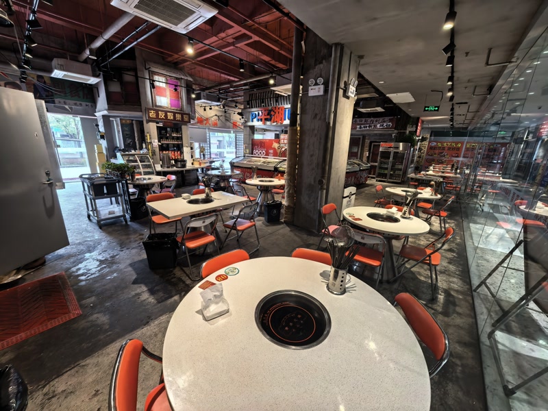 好运转(巴喜哥牛肉火锅)平湖市嘉荟城纯一层220平火锅店转让