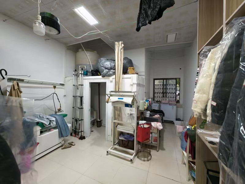 好运转(依丽洁干洗店)纯一层开了3年50㎡干洗店转让、房租1500/月