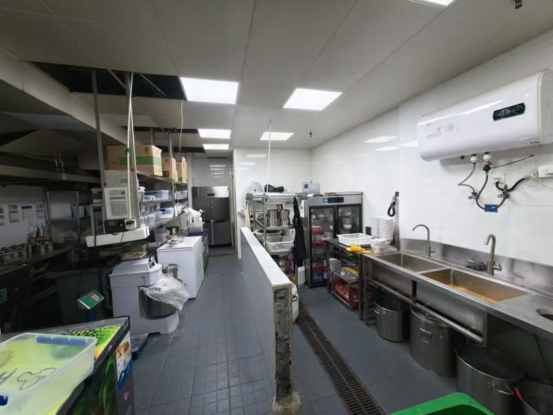 好运转（单羊世家羊肉汤）写字楼底商、四周小区、纯一层220㎡餐饮店转让